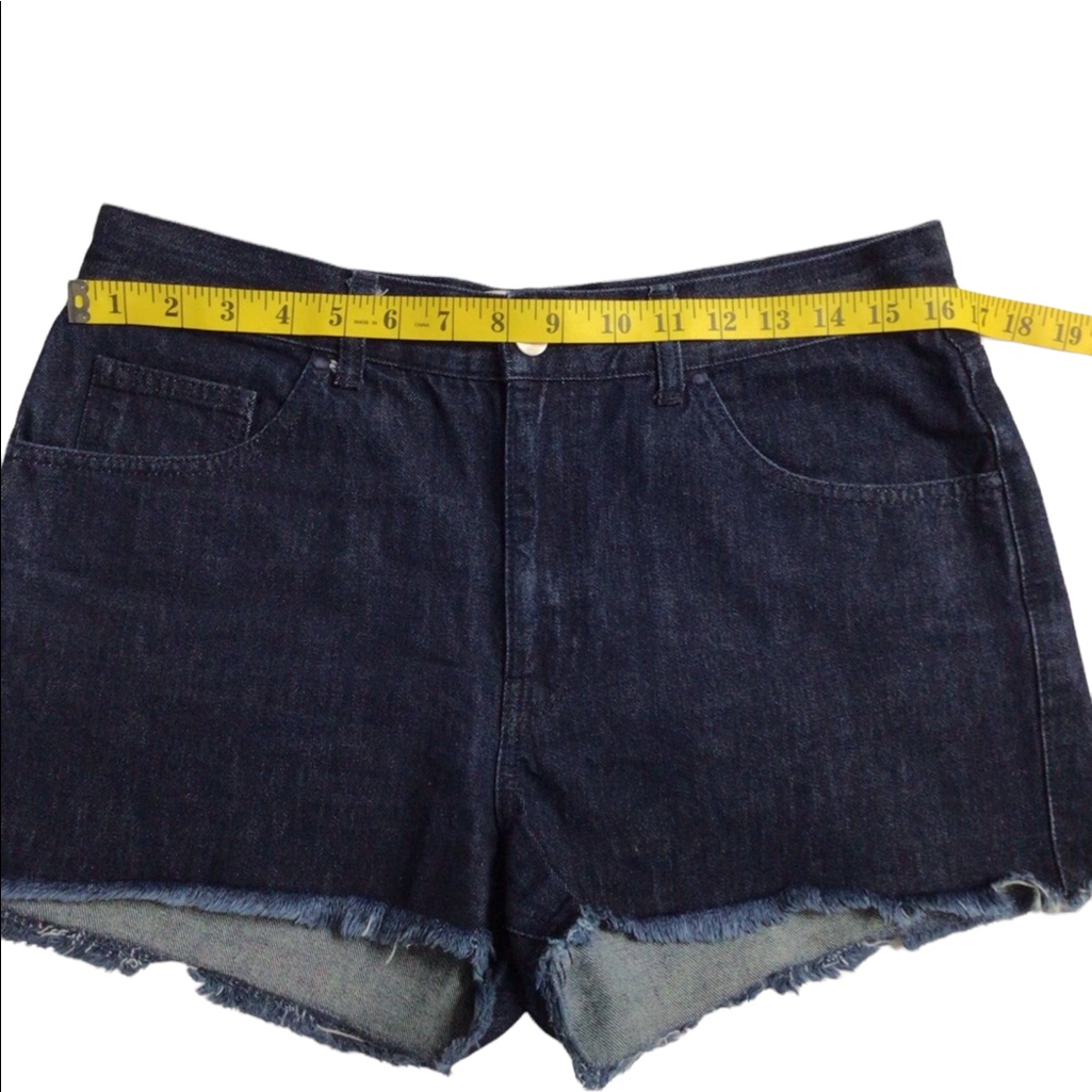 Marques'almeida X Topshop Dark Wash Frayed Hem Denim Shorts Size 6 — image 5 of 8